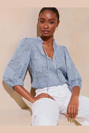 Lipsy London 3/4 ærmer Burnout Bluse med bindehals42