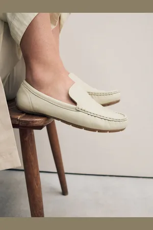 Next Forever Comfort Leather Round Toe Slim Shoeseu385