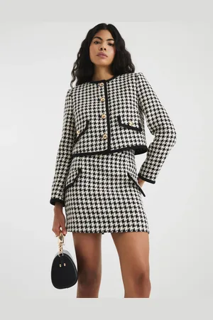 River Island Mono Boucle Mini Skirt38