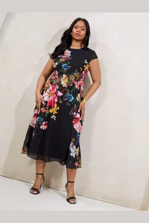 Lipsy London Blomster Printet Chiffon Fit And Flare Midi Kjole48