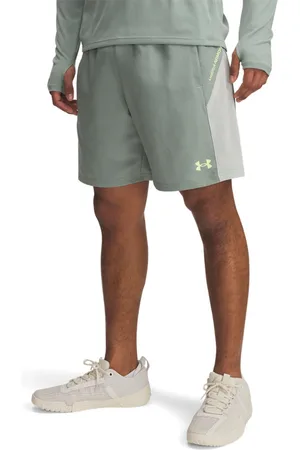 Under Armour Core+ vævede shortsMiddel