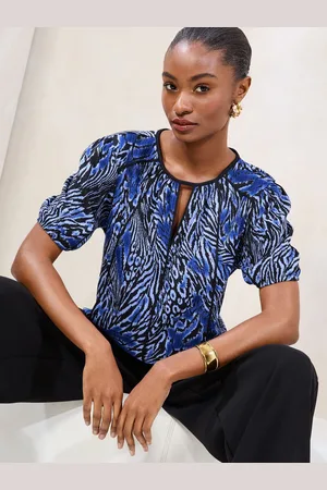 Lipsy London Short Sleeve Printed Crinkle Top34