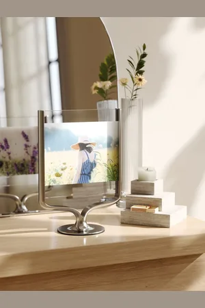 Umbra Wishbone Desk Photo FrameEn