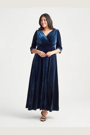 Scarlett & Jo Verity Velvet Maxi Gown50