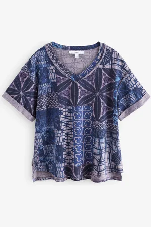 Next Standard/Wide Fit Relaxed Oversized V-Neck Short Sleeve T-Shirt48