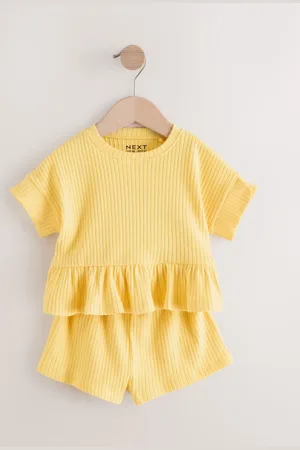 Next Short Sleeve Ribbed Top and Shorts Set (3mths-7yrs)4 - 5 år (104 - 110cm)