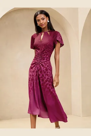 Lipsy London Short Sleeve Keyhole Ruched Fit And Flare Midi Dress38