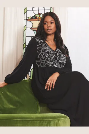 Live Unlimited London Curve Embroidered Viscose Crinkle Dress52