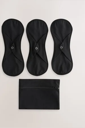 Next Medium Flow Period Liners Knickers with Wash Bag 3 PackEn