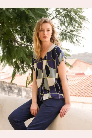 CELTIC & CO. Blue Grown On V-Neck 100% Linen Top38
