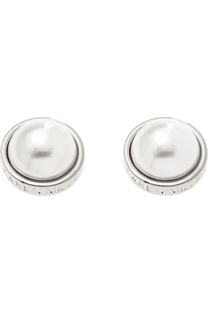 Karen Millen Silver Tone Logo Pearl Stud Earringsen