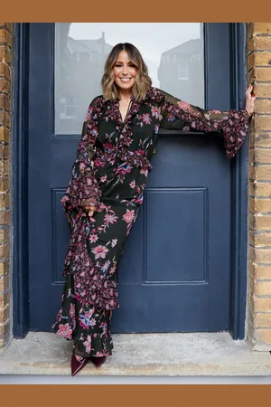 Love & Roses Tierd Ruffle Midi Dress46