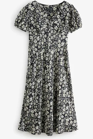 Live Unlimited London Curve Petite Black floral Print Puff Sleeve Midi Dress56