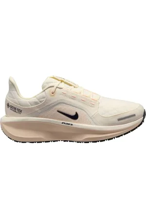 Nike Winflo 11 GORETEX Weatherized Road Running Trainers