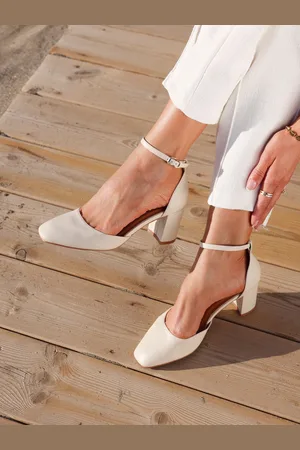 Linzi Sydney Square Toe Court Heelseu41