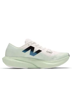 New Balance Mens Fuelcell Rebel Trainersuk8eu42