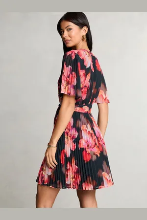 Lipsy London Floral Pleated Mini Shift Dress40