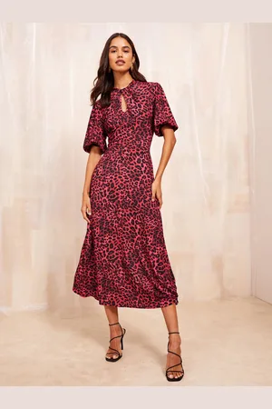 Friends Like These ITY Twist Front Nøglehul Midi Kjole42