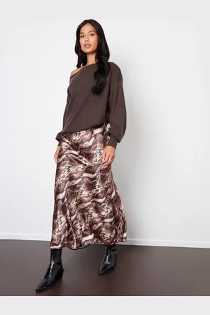Threadbare Maxi Velvet Slip Skirt40