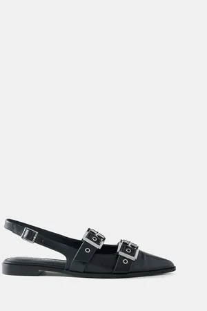 mint&berry Leather Buckled Flat Shoes