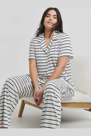 Simply Be Pretty Secrets Pyjamas Set40