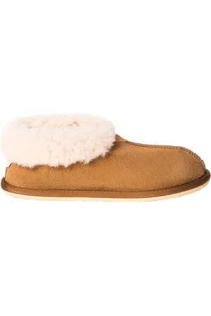 CELTIC & CO. Ladies Sheepskin Bootee Slippers