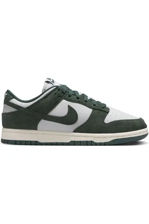 Nike Dunk Low sneakers
