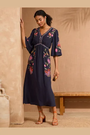 Love & Roses V & A I Embroidered V-Neck Angel Sleeve Midi Dress40