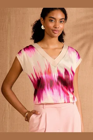 Love & Roses Satin V-Neck Jersey Back T-Shirt46