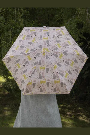 Totes Eco Compact Round Dotty Cats UmbrellaEn
