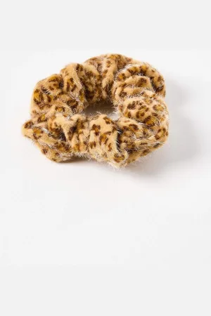 Oliver Bonas Carolina Faux Fur Leopard Tryk Hair ScrunchieEn