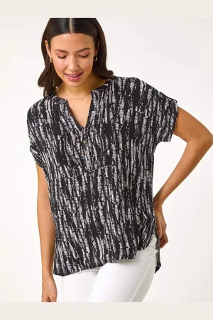 Roman Abstract Print Button Detail Top40