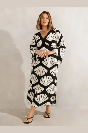 Live Unlimited London Curve Shell Print Flared Sleeve Maxi Dress50