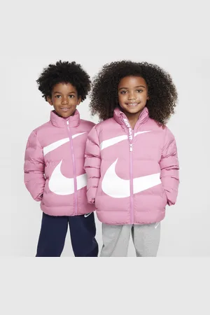 Nike Jakke med præget quilting og omsluttet Swoosh til mindre børn