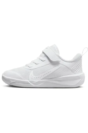 Nike Omni Multi-Court-sko til mindre børn