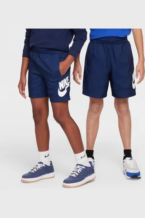 Nike Vævede Sportswear Club-shorts (15 cm) til større børn