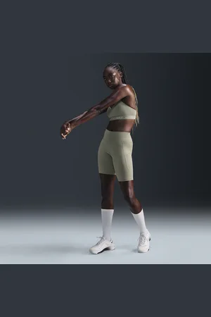 Nike Højtaljede (20 cm) One-cykelshorts med lommer til kvinder