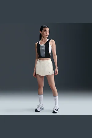 Nike Swift Dri-FIT 2-i-1-løbeshorts med mellemhøj talje til kvinder