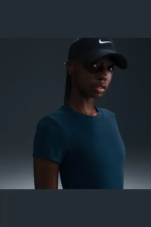 Nike Kortærmet Court Advantage-Dri-FIT-tennisoverdel til kvinder