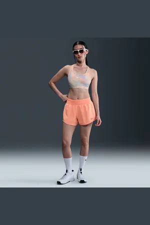 Nike One Dri-FIT-shorts med indershorts (7,5 cm) og mellemhøj talje til kvinder