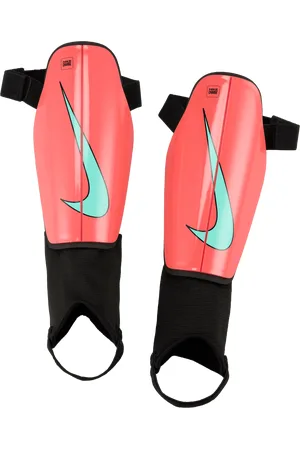 Nike Charge-fodboldbenskinner