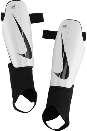Nike Charge-fodboldbenskinner