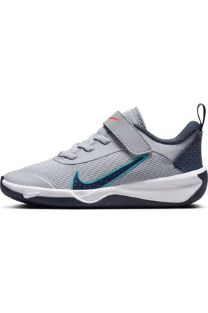 Nike Omni Multi-Court-sko til mindre børn
