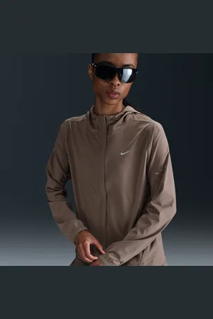 Nike Sammenfoldelig Swift Repel-løbejakke til kvinder
