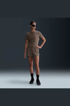 Nike Swift Dri-FIT 2-i-1-løbeshorts med mellemhøj talje til kvinder