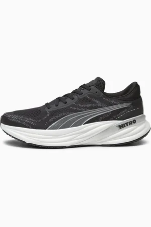PUMA Magnify Nitro™ 2 Running Shoes Men, Black/White/Silver, size 39, Shoes