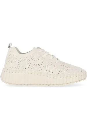 Chika 10 Sneakers TONI 01