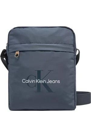 Calvin Klein Skuldertasker SPORT ESSENTIALS REPORTER 18 LV04G3000G