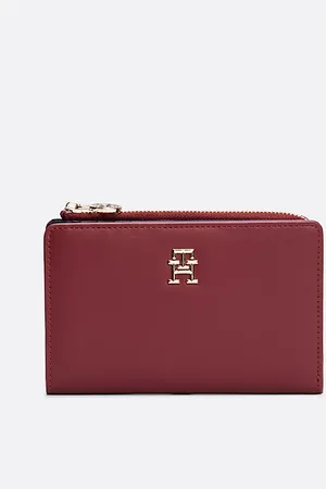 Tommy Hilfiger Slim Bifold Wallet
