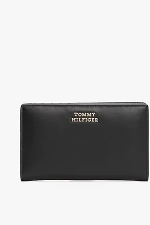 Tommy Hilfiger Metal Logo Leather Wallet